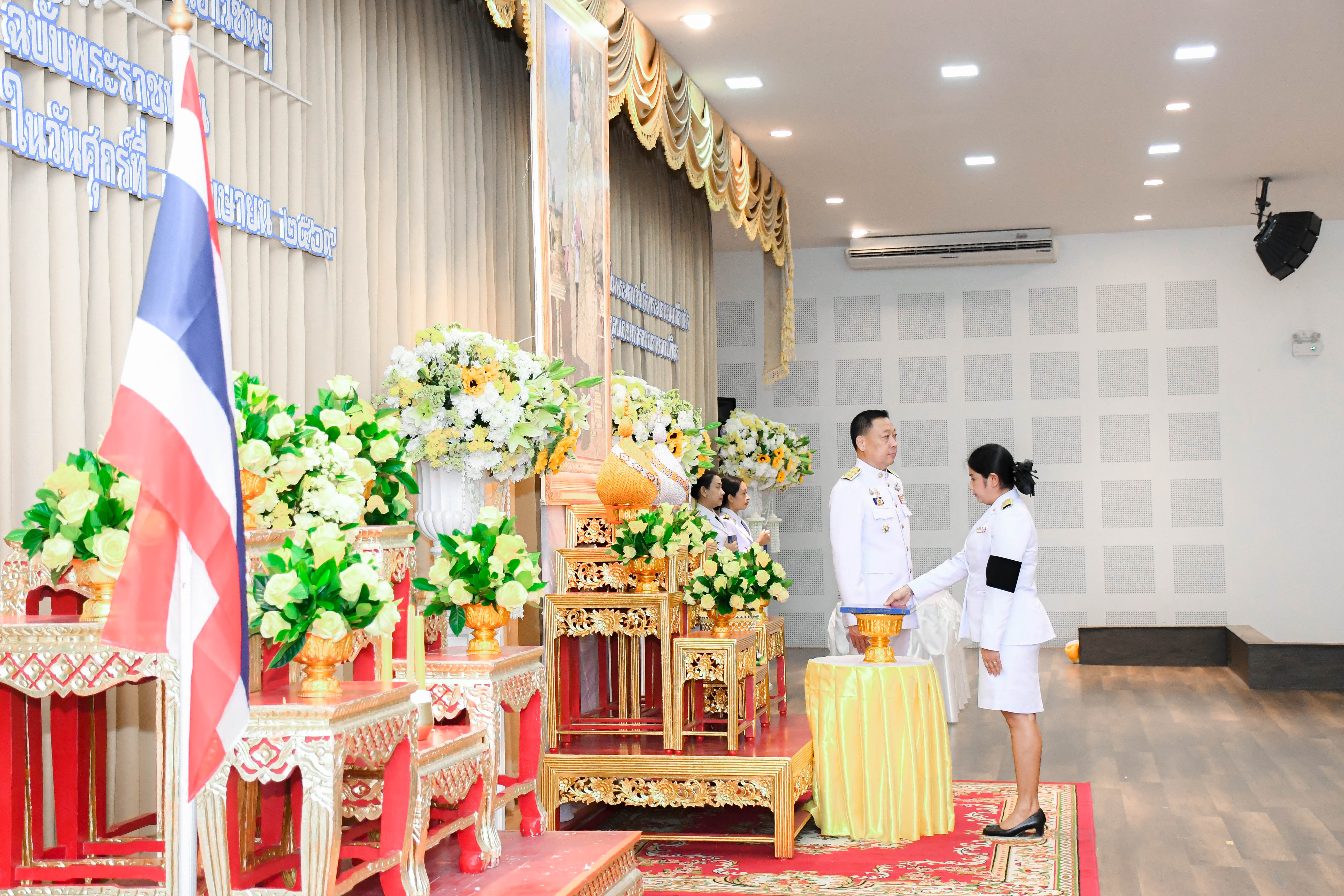 จังหวัดพัทลุง จัดพิธีมอบหนังสือสารานุกรมไทยสำหรับเยาวชน โดยพระราชประสงค์ในพระบาทสมเด็จพระบรมชนกาธิเบศร มหาภูมิพลอดุลยเดชมหาราช บรมนาถบพิตร เล่ม 45 ฉบับพระราชทาน ให้สถานศึกษาในพื้นที่จังหวัดพัทลุง รวมทั้งสิ้น 62 โรงเรียน&nbsp;