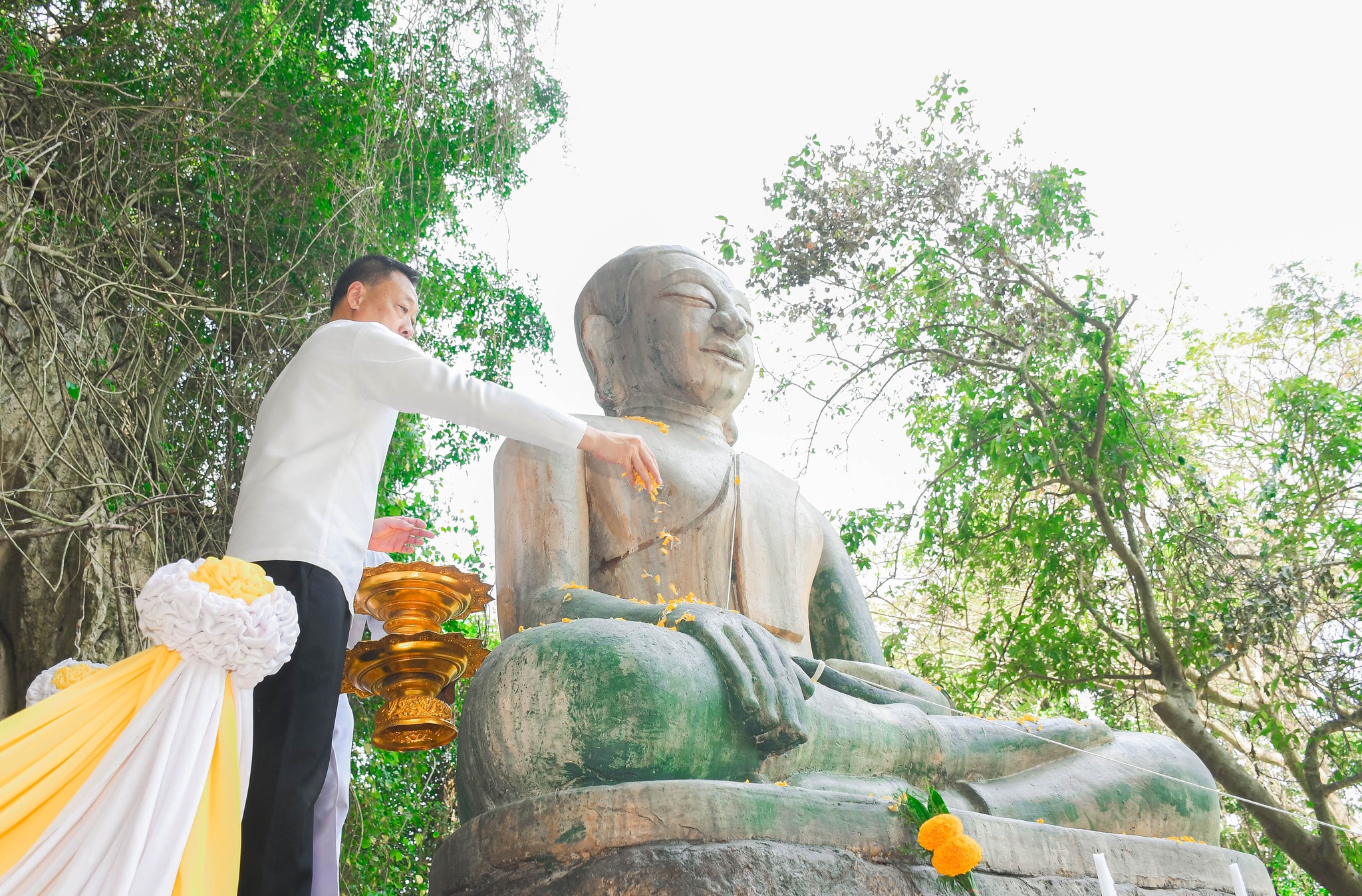 รวมพลังศรัทธาชาวพัทลุง สมโภชพระพุทธเมตตามหามงคล ถ้ำเขากลาง ส่งเสริมพระพุทธศาสนาและการท่องเที่ยวเชิงอนุรักษ์&nbsp;