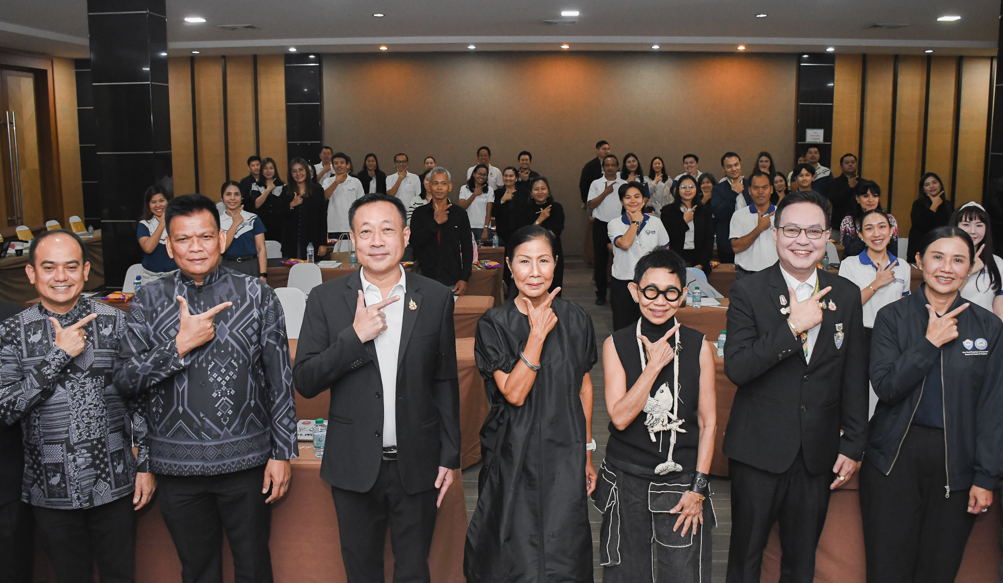 ผู้ว่าฯ พัทลุง เปิดสัมมนา &ldquo;ธุรกิจก้าวพอดี สู่การเติบโตที่ยั่งยืน&rdquo; หนุนผู้ประกอบการน้อมนำหลักเศรษฐกิจพอเพียงสู่การพัฒนาธุรกิจอย่างมั่นคง&nbsp;